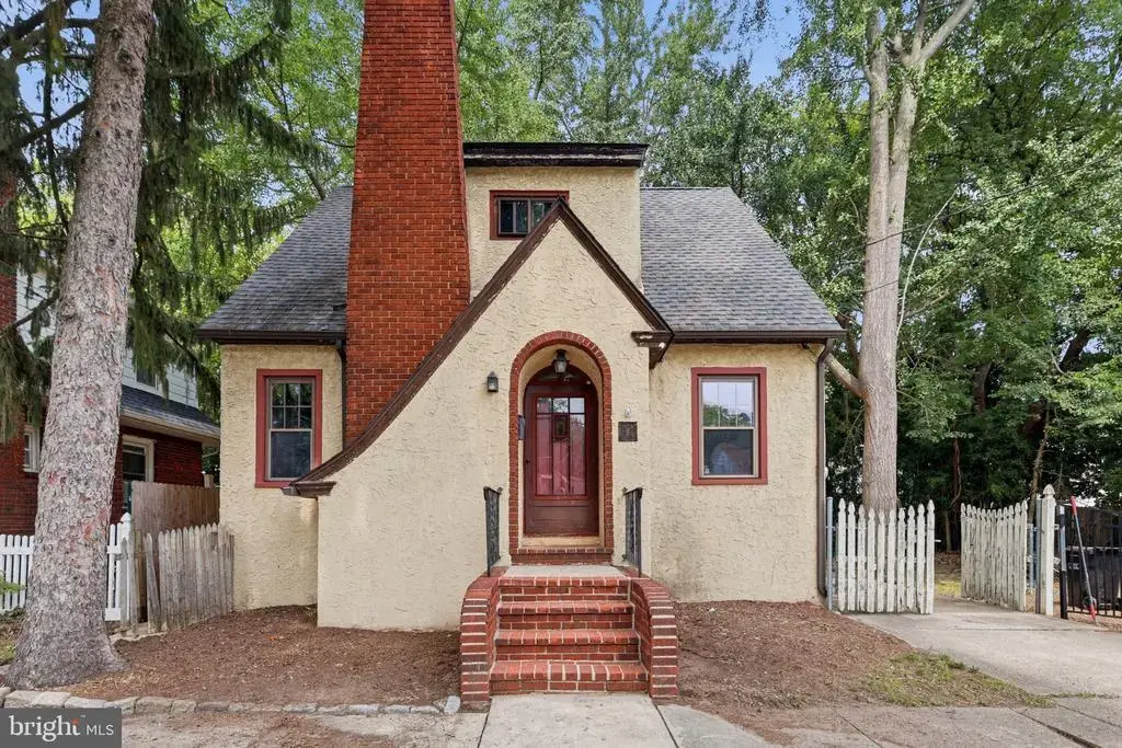 146 W Barber Ave, WOODBURY