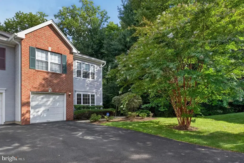 201 Waldorf Dr, PRINCETON