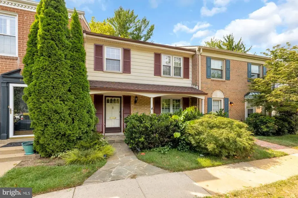 2040 Hopewood Dr, FALLS CHURCH