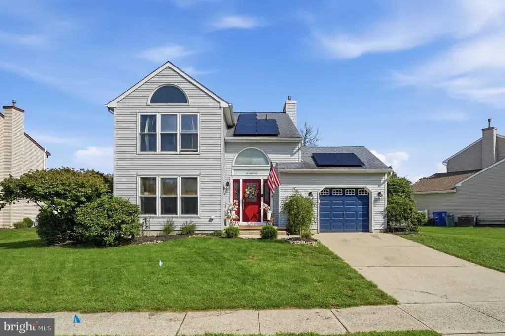 68 Jennifer Ln, BURLINGTON