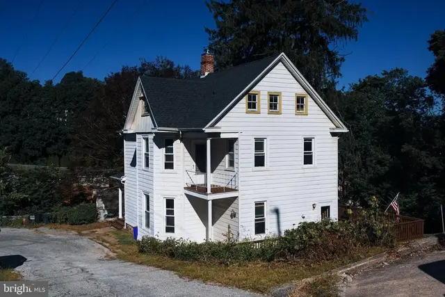 10 Terrace Hts, Glen Rock