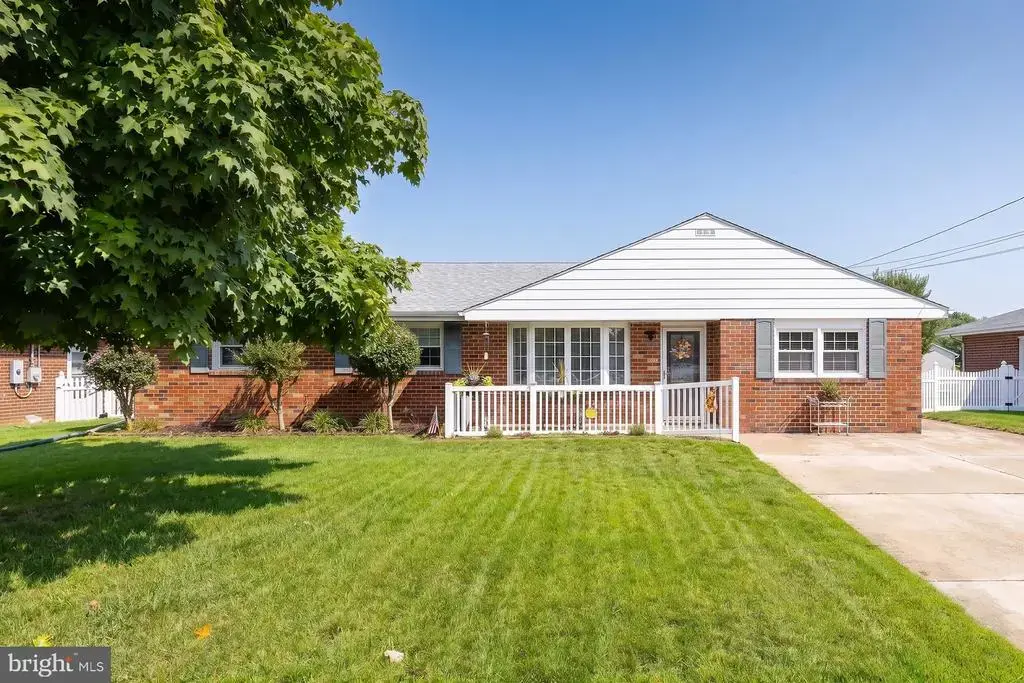 157 S School St, GIBBSTOWN
