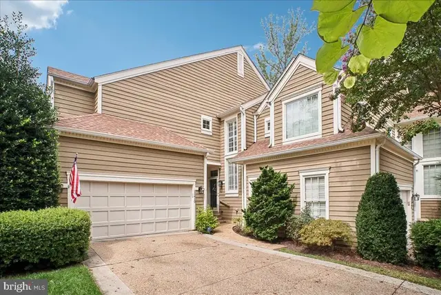 11410 Hollow Timber Way, Reston