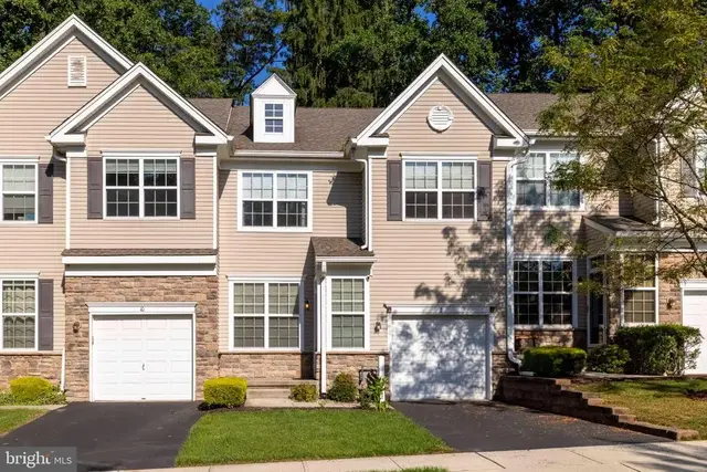 8 Jamies Ct, Warminster