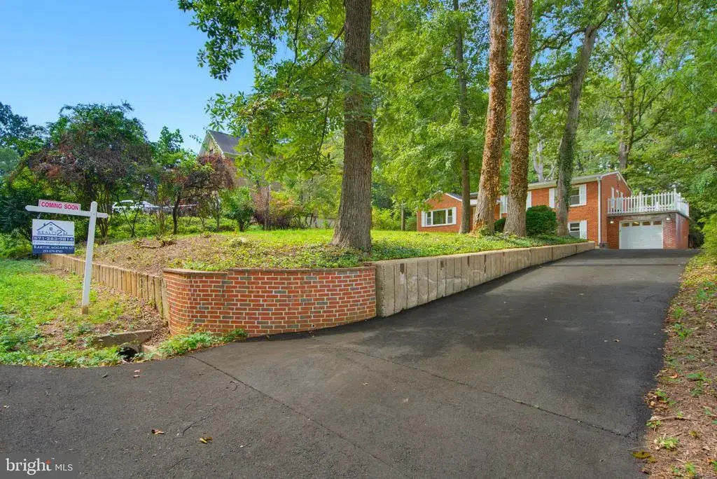 2244 Providence St, FALLS CHURCH