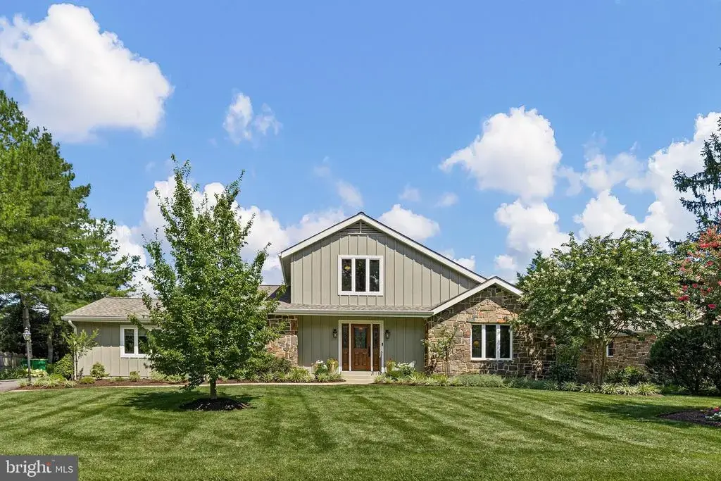 1 Briars Ln, WILMINGTON
