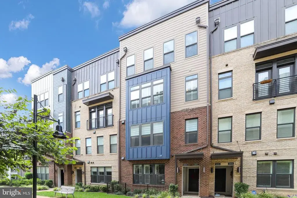 1662 Bandit Loop #3b, RESTON