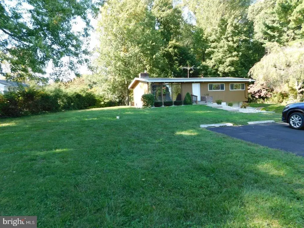 1242 S Governors Ave, DOVER