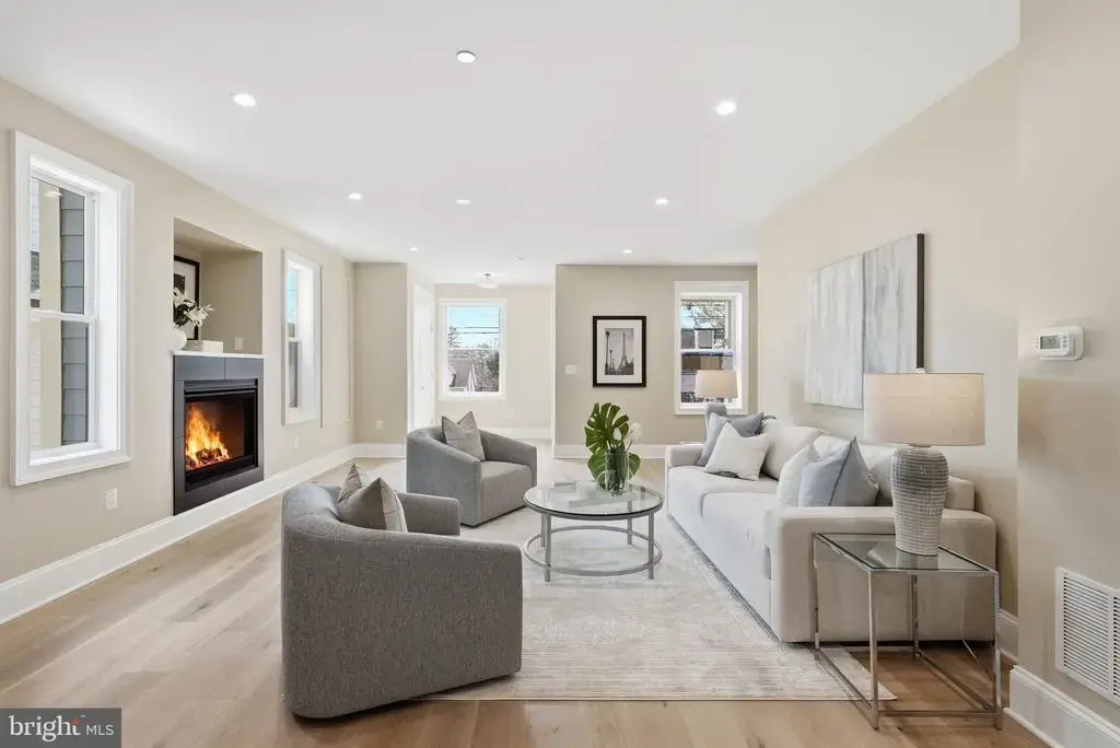 5047 Macarthur Blvd Nw, WASHINGTON