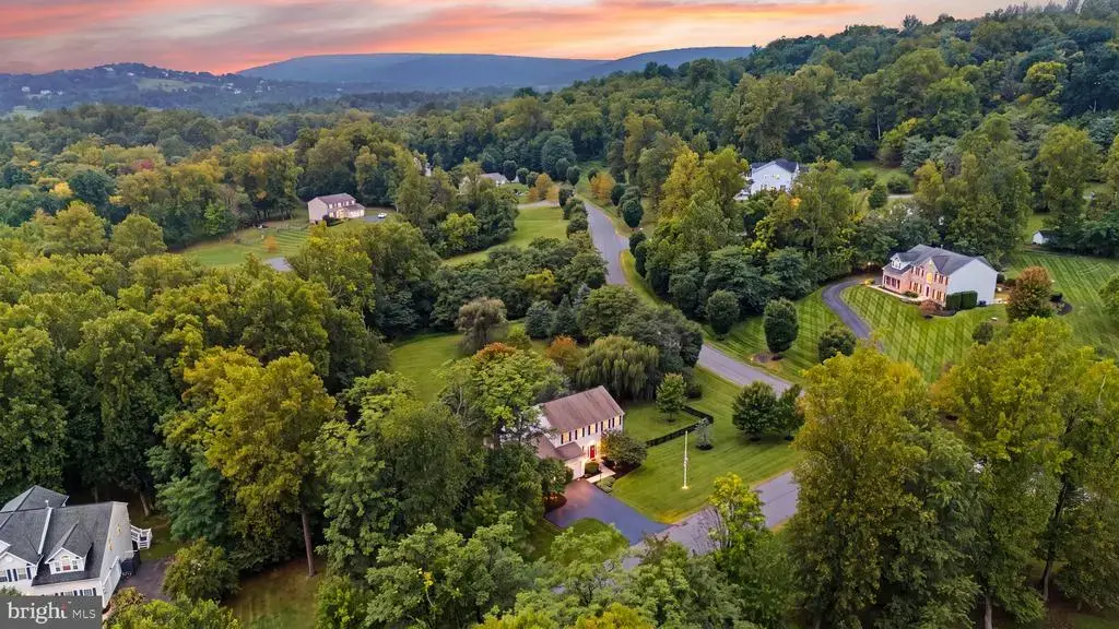 35499 Broken Arrow Rd, ROUND HILL