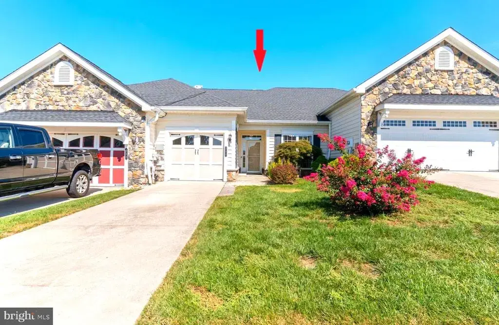230 Williamsburg Cir, LA PLATA
