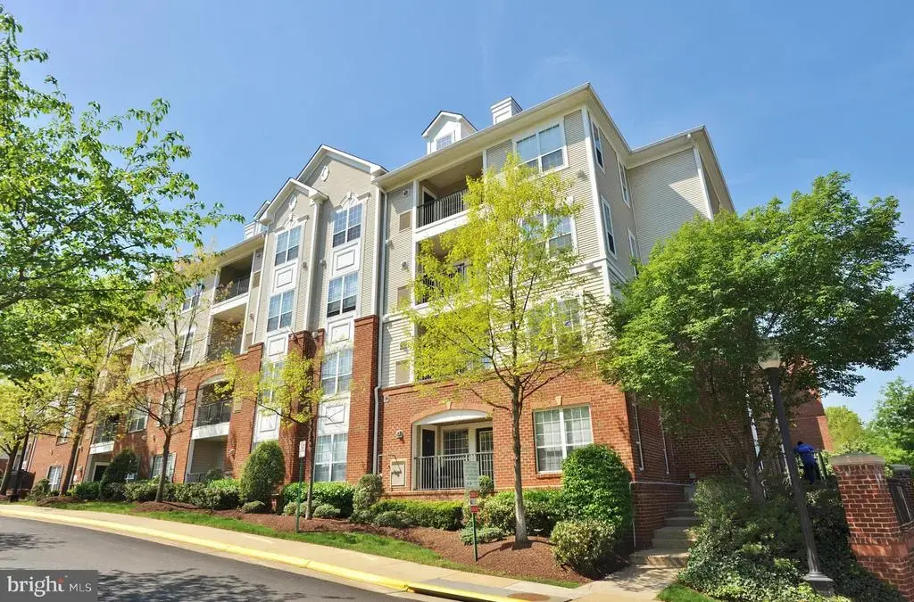4850 Eisenhower Ave #217, ALEXANDRIA