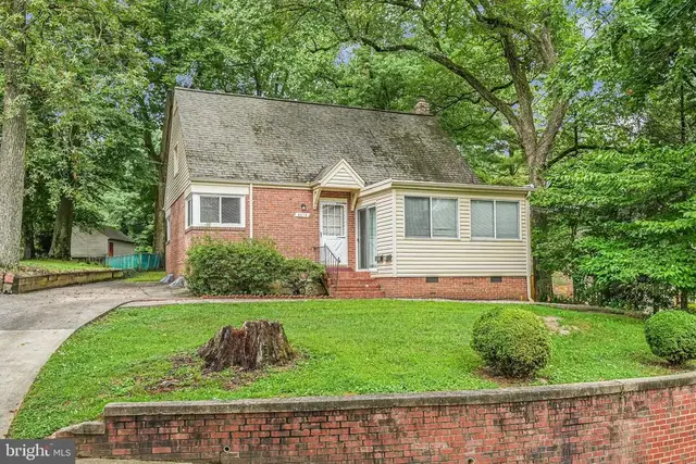 8218 Roanoke Ave #1, Takoma Park