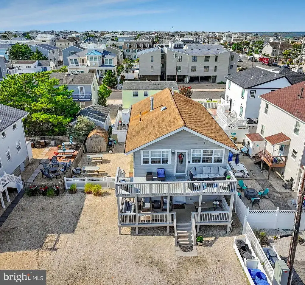6 E 35th Street #b St, LONG BEACH TOWNSHIP