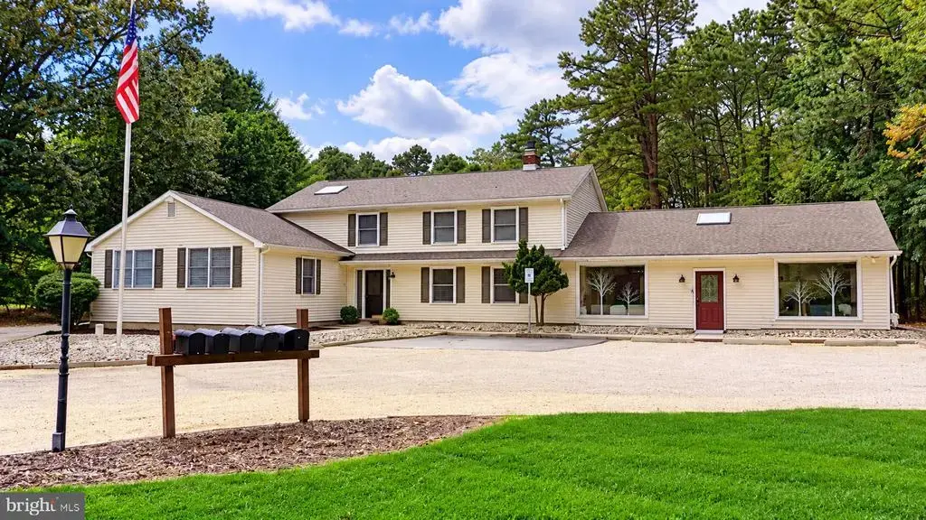 172 Tuckerton Rd, MEDFORD
