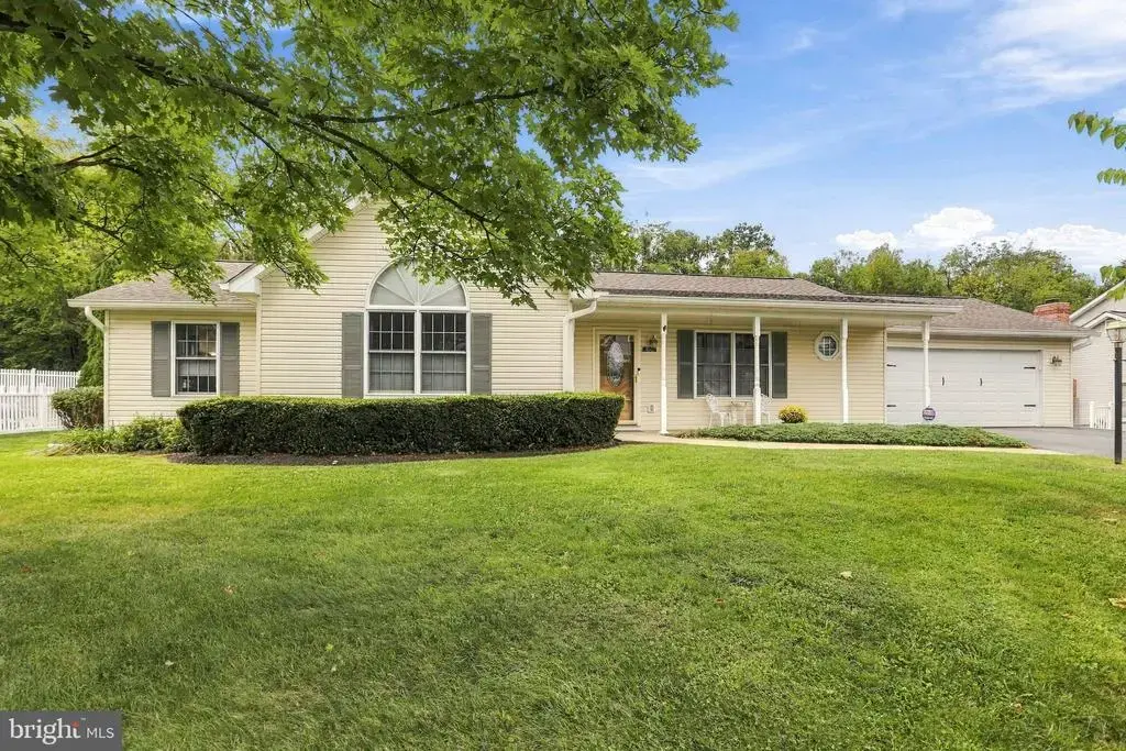 160 Dartmouth Ln, FALLING WATERS
