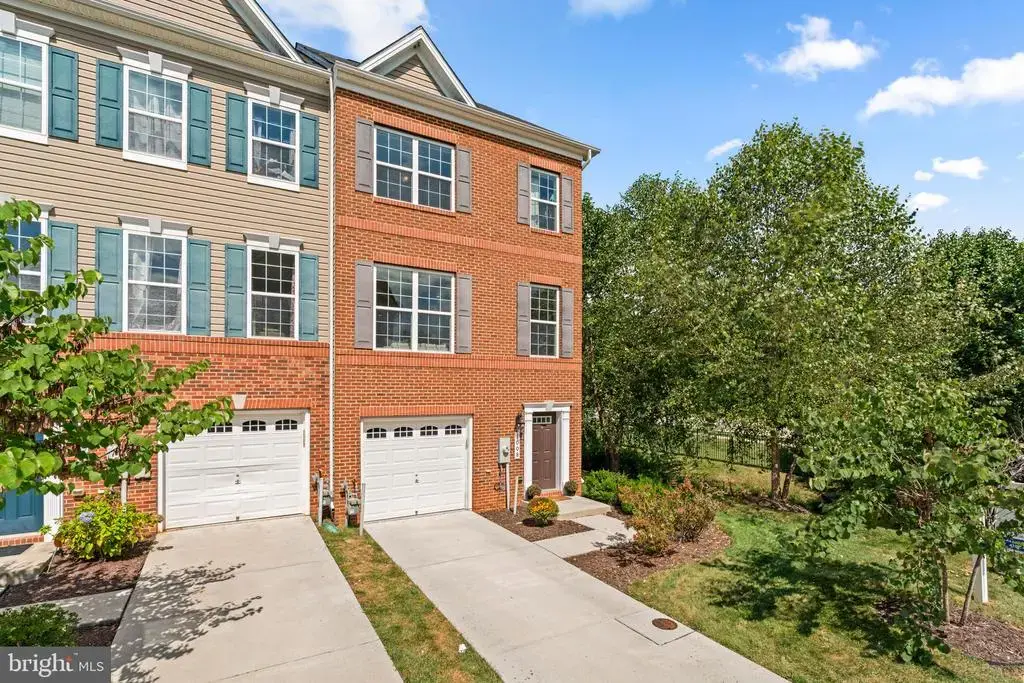 1008 Linden Dr, HANOVER
