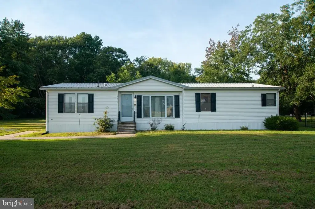 14633 Black Swan, GREENWOOD