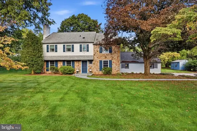 5 Stonehenge Ln, Malvern
