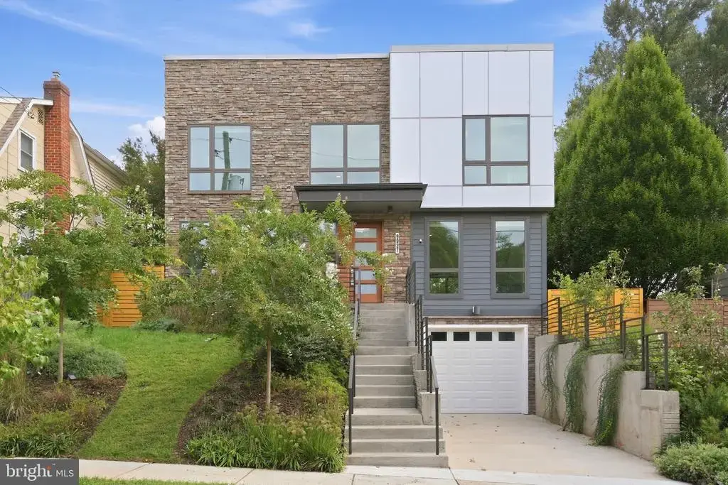 9927 Dickens Ave, BETHESDA