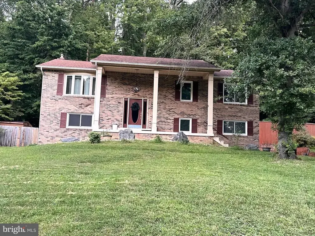 8677 Valley Dr, WALDORF