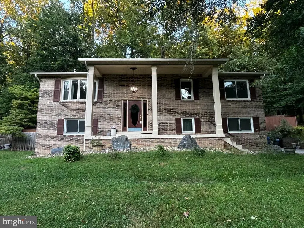 8677 Valley Dr, WALDORF