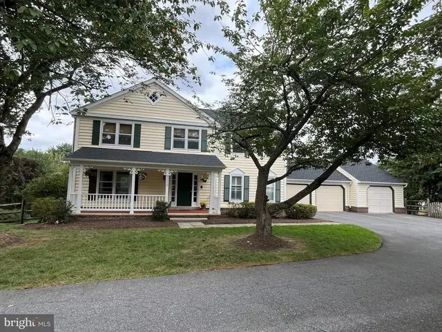 9213 Bentridge Ave, Potomac