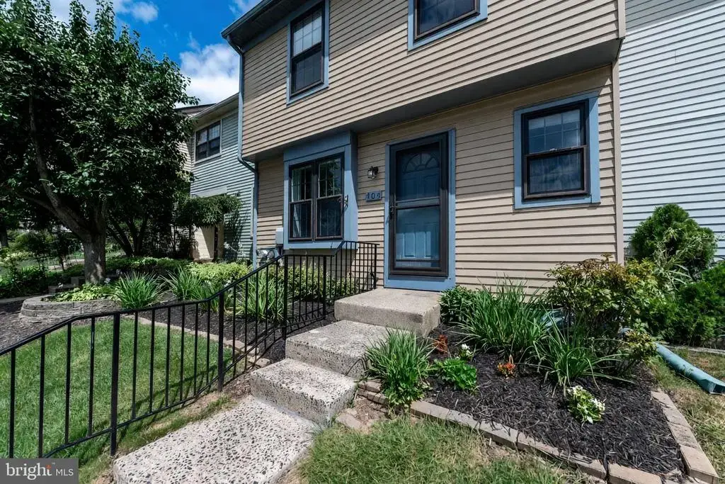 405 Mckean Ct #, NORTH WALES