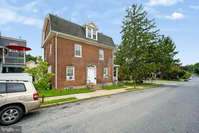 1110 Bushkill St, Easton