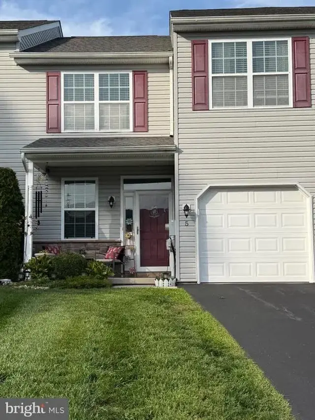 5 Emily Ct, Reading