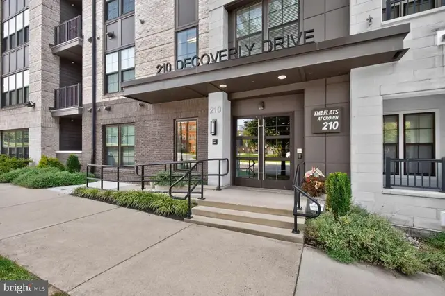 210 Decoverly Dr #310, Gaithersburg