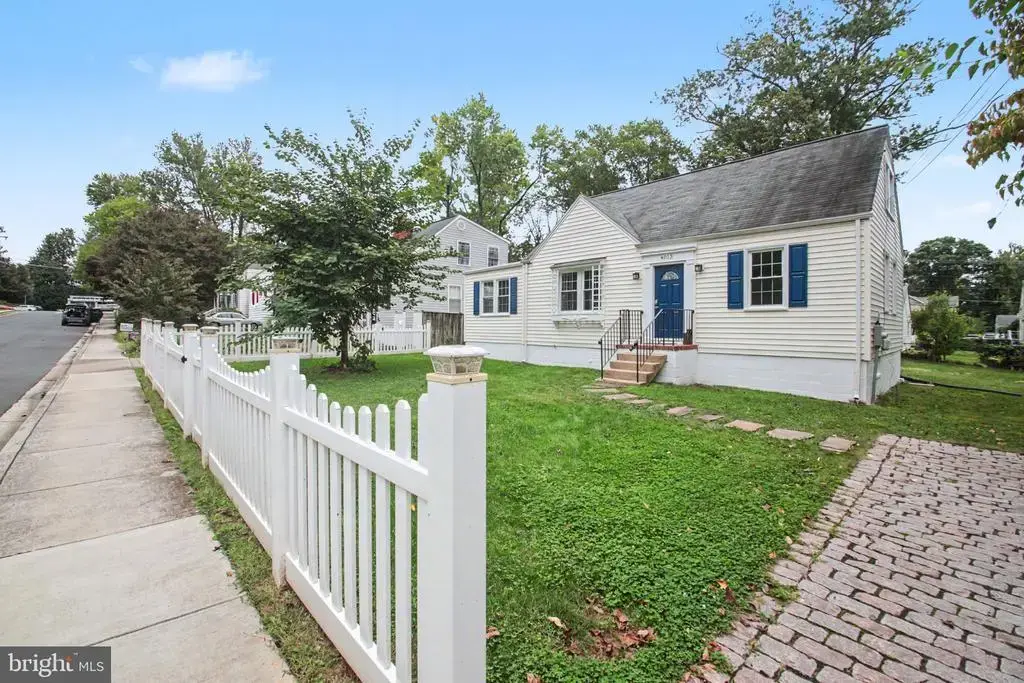 4013 Poplar St, FAIRFAX