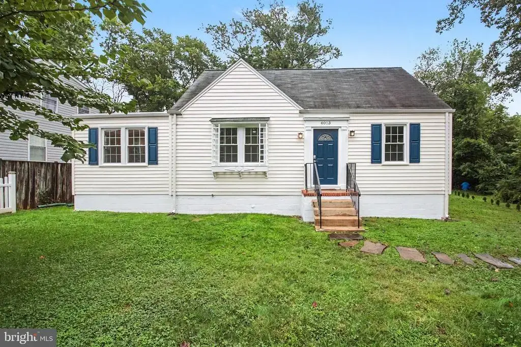 4013 Poplar St, FAIRFAX