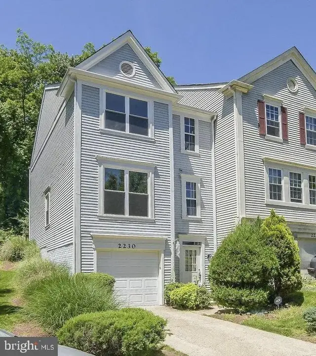 2230 Wimbledon Cir, Silver Spring