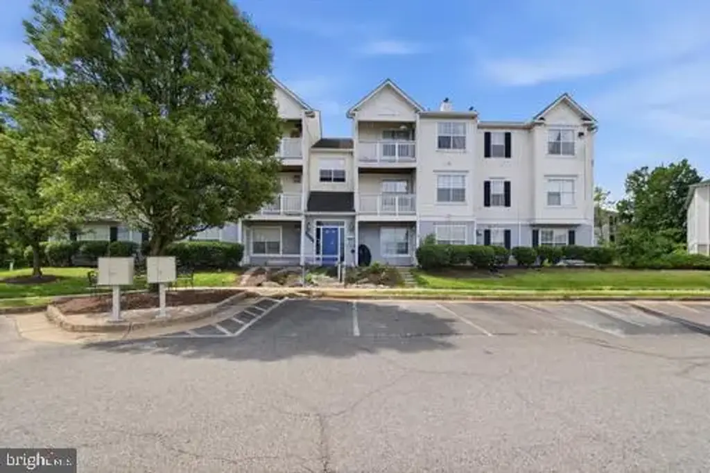 8058 Lisle Dr #104, MANASSAS