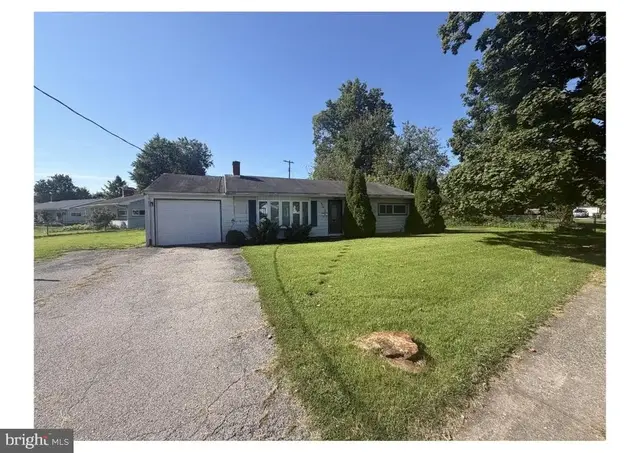 802 Richwill Ln, York