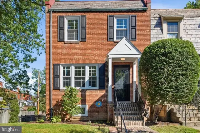 4 E Rosemont Ave, Alexandria