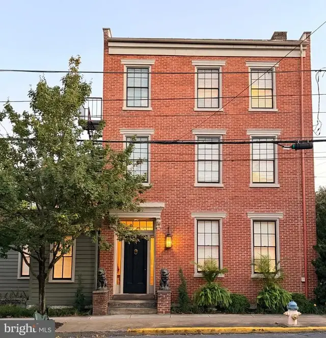 200 E Pomfret St, Carlisle
