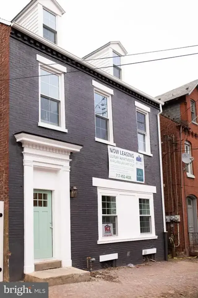 449 W King St, Lancaster