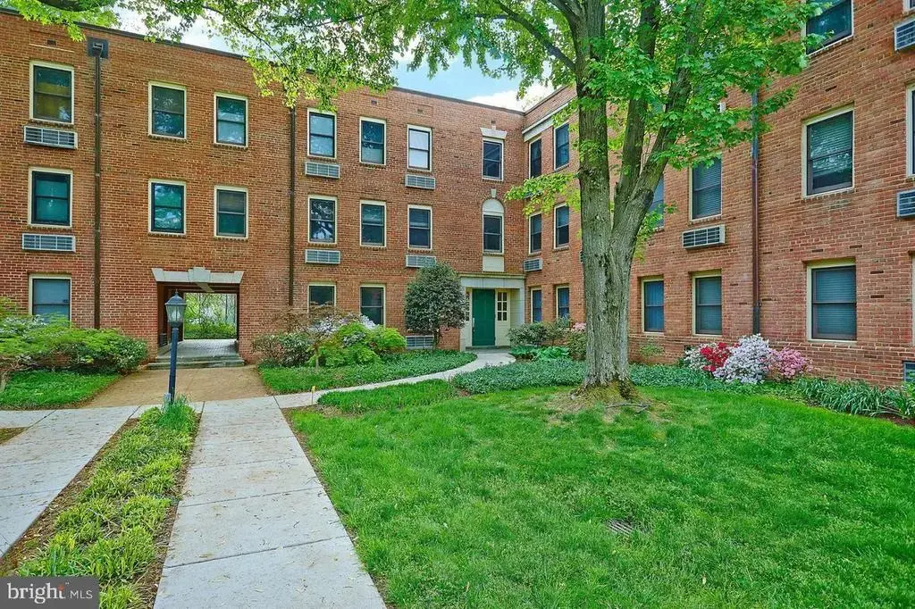 4822 Chevy Chase Dr #4822-3, CHEVY CHASE