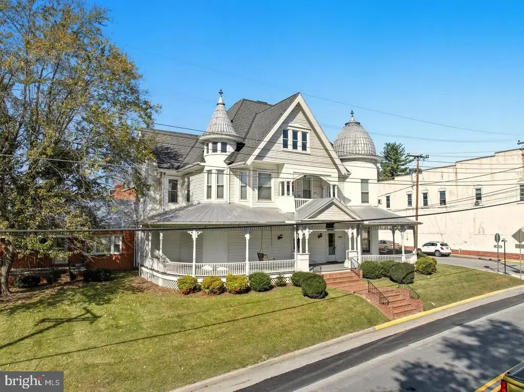 5997 Main St, MT JACKSON