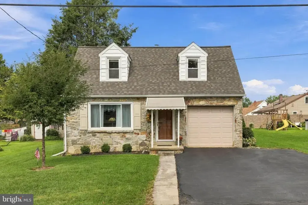 1615 Buttercup Rd, LANCASTER