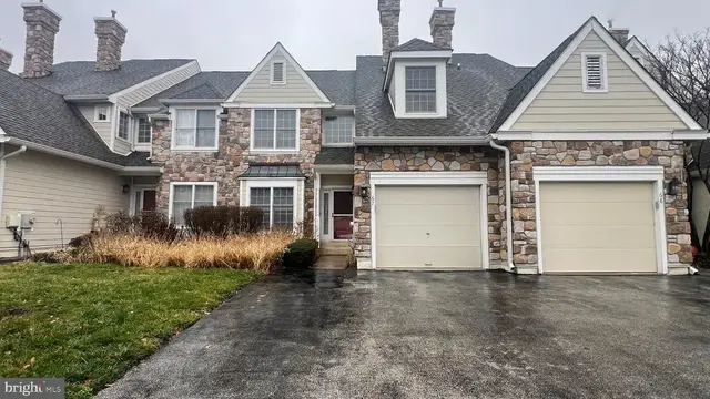 67 Highpoint Dr #67, Berwyn