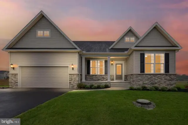1525 Falcon Ln #205, Chambersburg