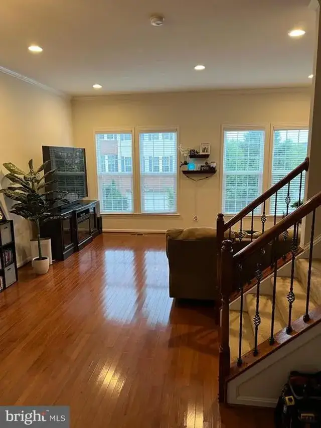 42632 Melville Ter, Brambleton