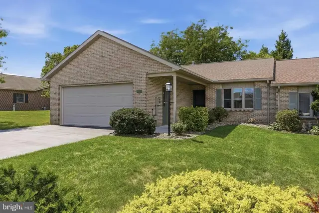 312 Woodvale Drive, Chambersburg