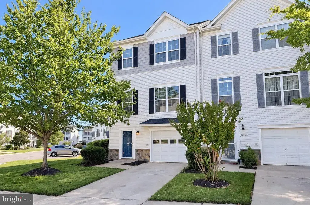 48383 Sunburst Dr, LEXINGTON PARK