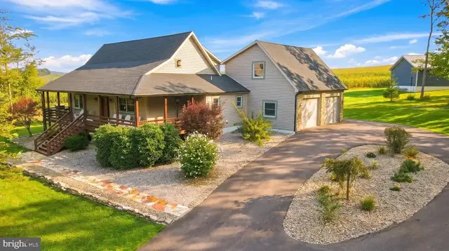 607 Pin Oak Cir, Oakland
