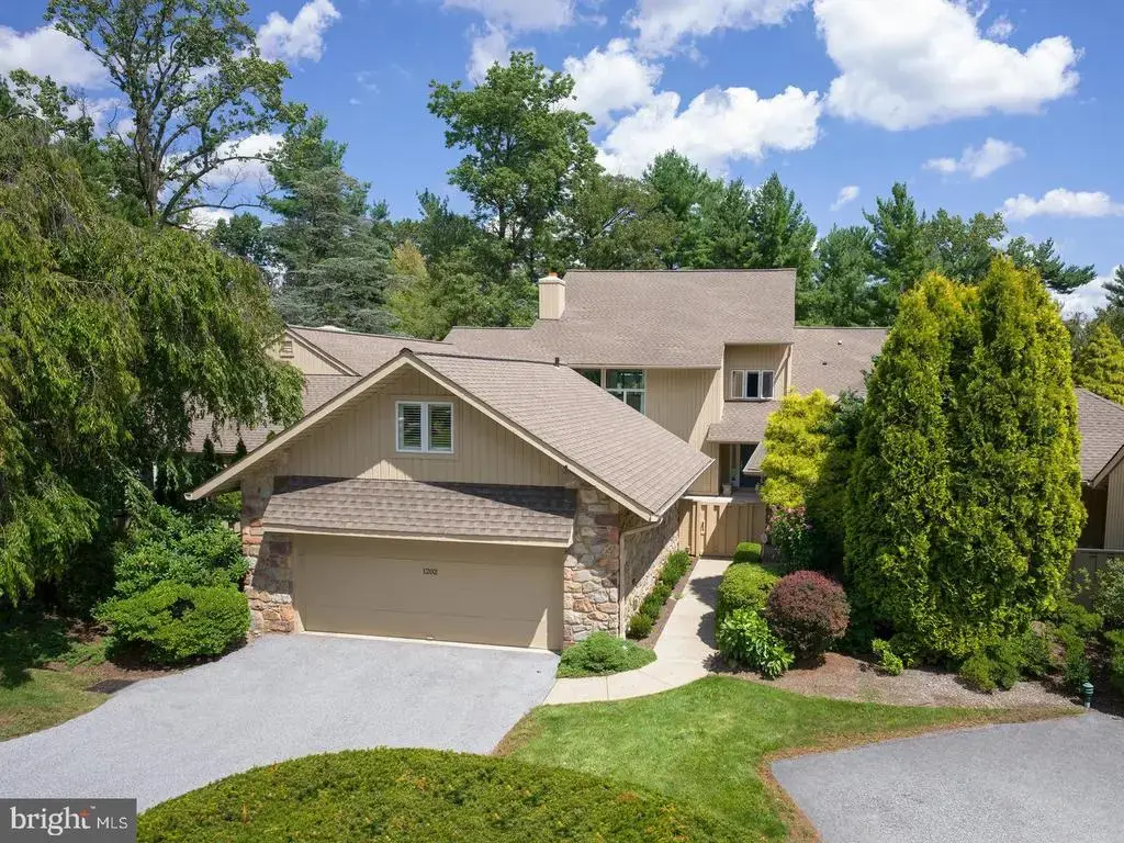 1202 Round Hill Rd, BRYN MAWR