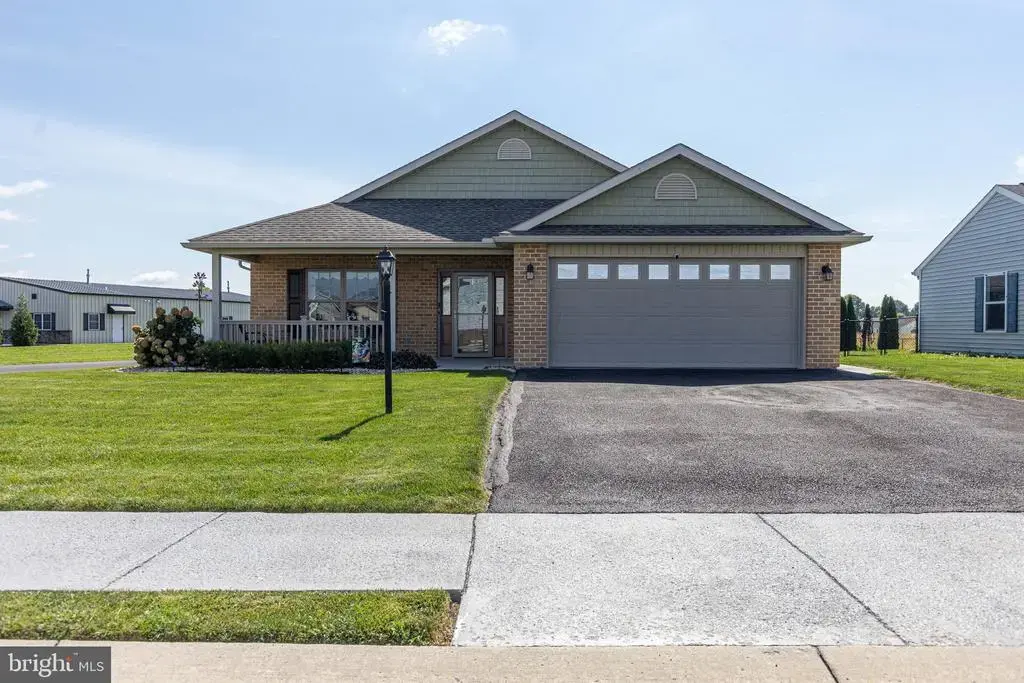 333 Eisenhower Dr, CHAMBERSBURG